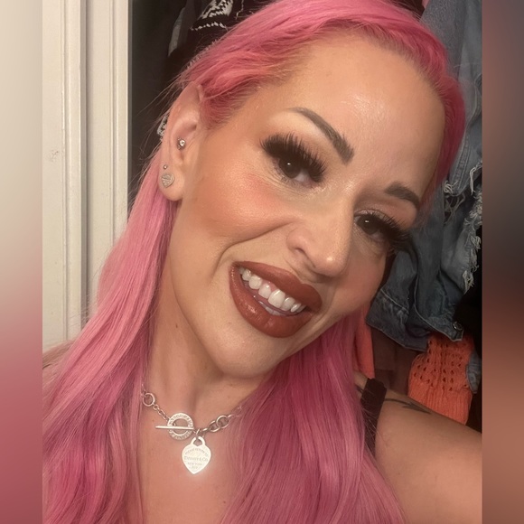 Meet your Posher, Taryn - Picture 2 of 3